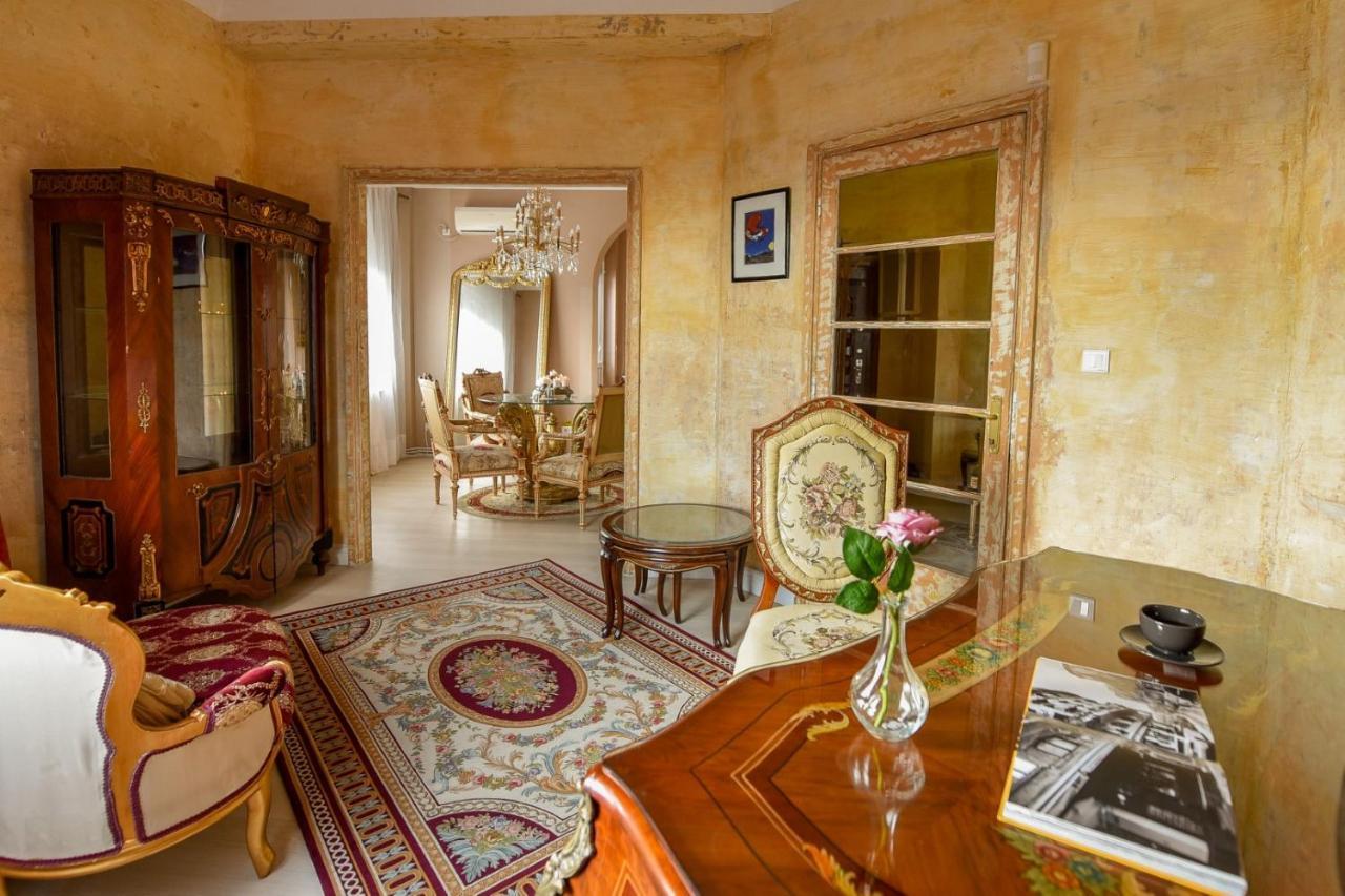 Апартаменти Baroque Splendor: Breathtaking Views & Design Бухарест Екстер'єр фото
